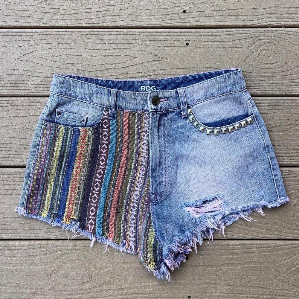 BDG Urban Outfitters High Rise Dree‎ Cheeky Shorts Size 29W Studded Pocket Boho